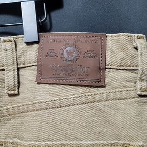 Wrangler | Jeans | Wrangler Regular Fit Straight Leg Jean With 4 Way ...
